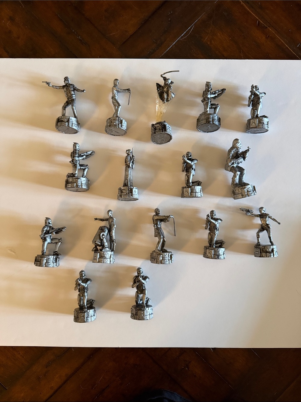 Star Wars Chess Set - Black & Silver Figurines - Picture 4 of 4